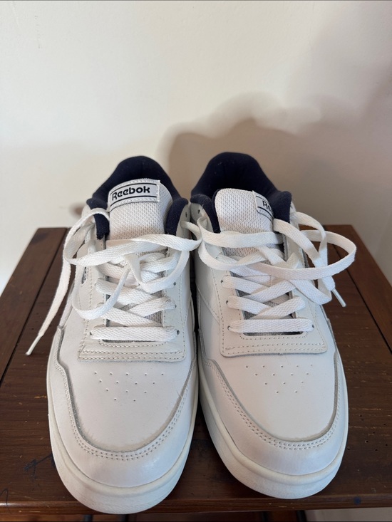 Reebok Other - Reebok Men’s White Sneakers with Navy Collar